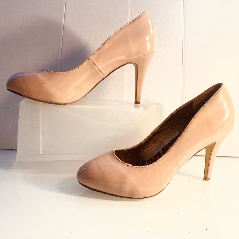 Madden Girl Nude Sz 8M stiletto high heel pumps Point toe